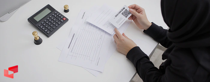 فضای داخلی صرافی های کرمانشاه با دکور مدرن و دستگاه‌های شمارش پول